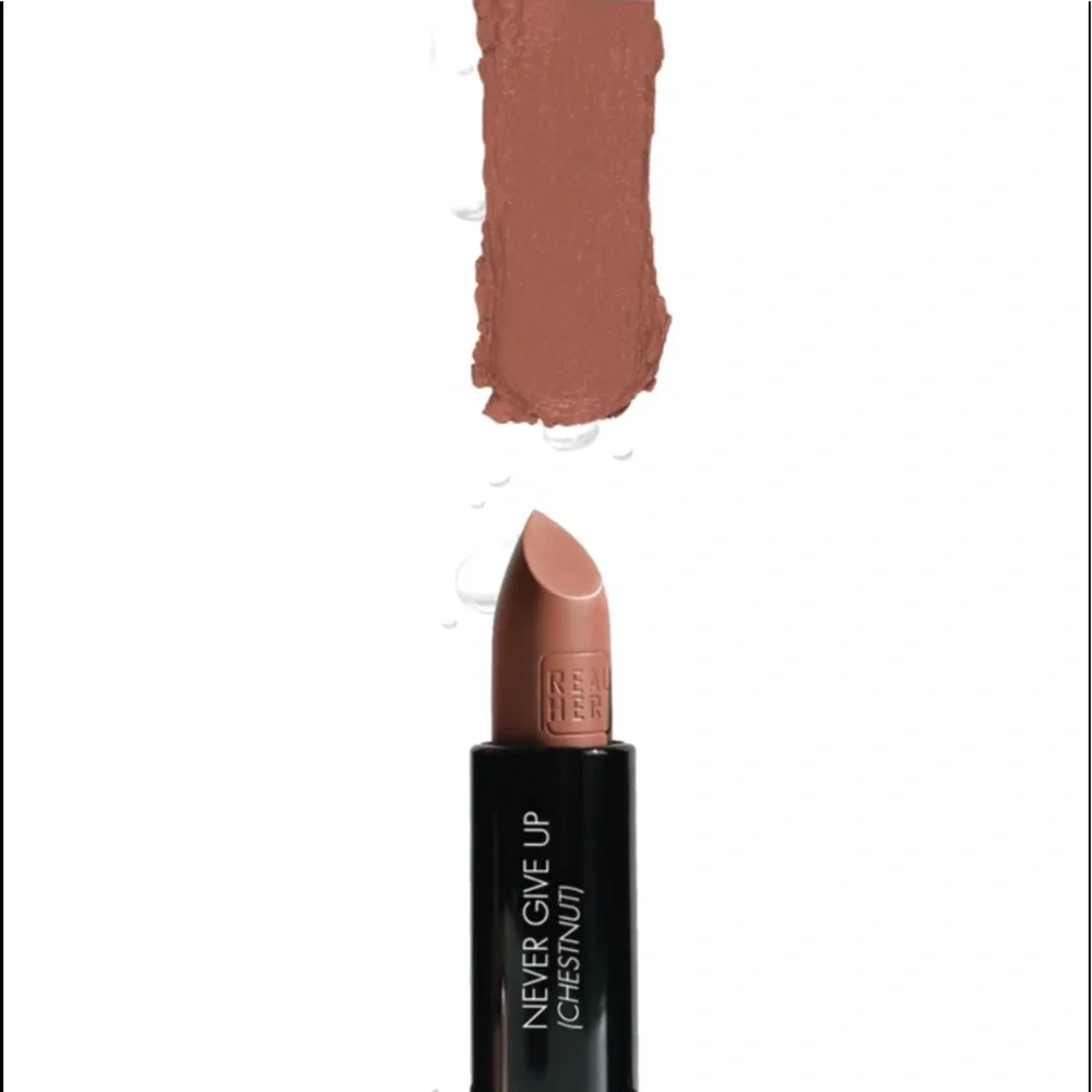NEW Moisturizing Lipstick In ~Never Give Up~ NIB